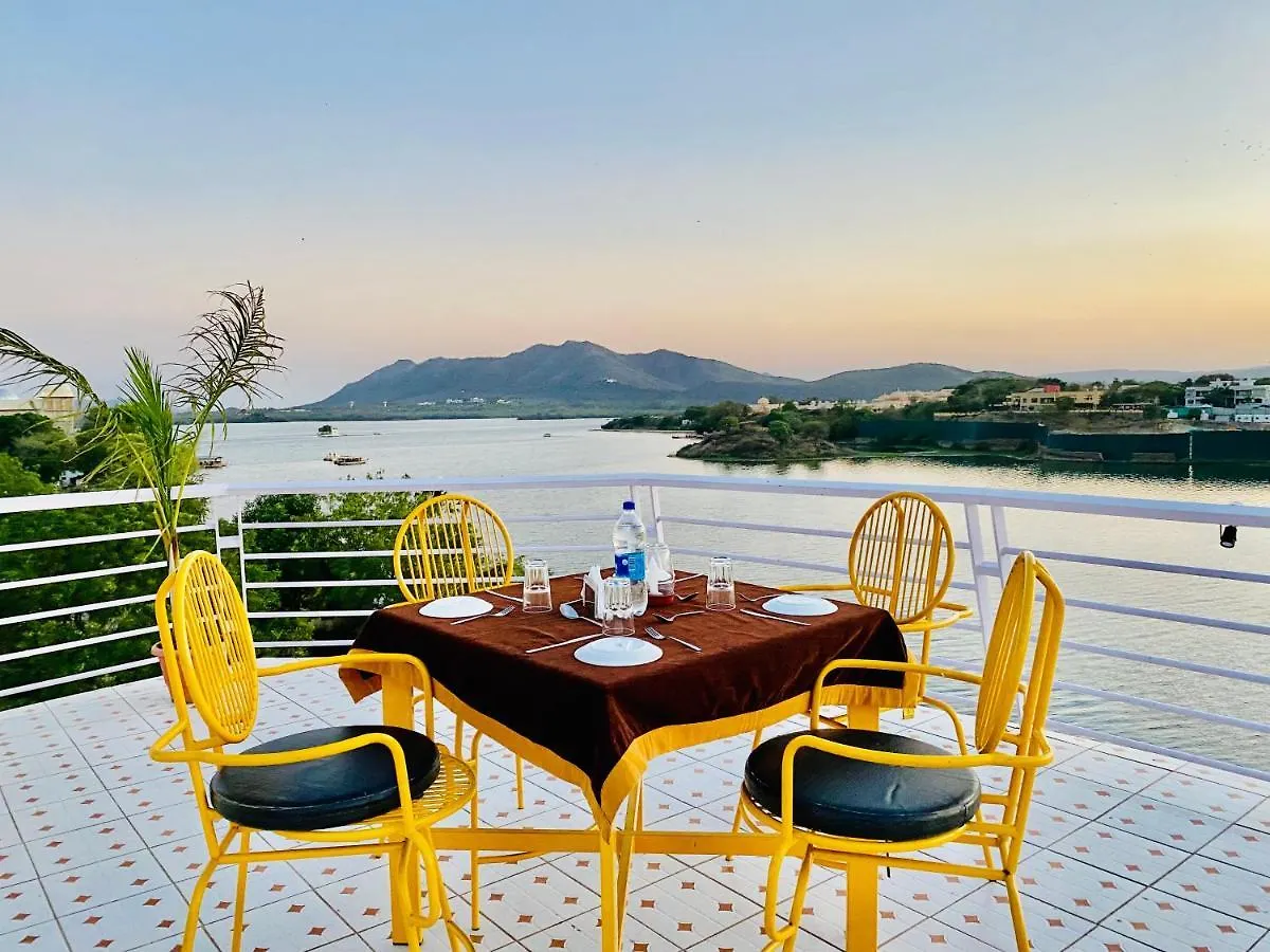 Hotel Jaydurg At Pichola Lake Udajpur Indie